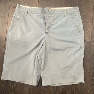 EUC puma golf shorts size 34